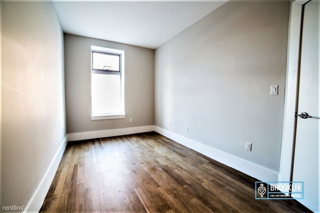 Building Photo - 309 New York Ave