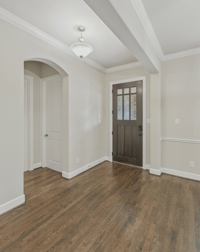 Entry - 508 Hidden Meadow Dr