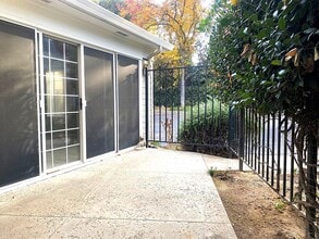 Building Photo - 524 St Kevin Ct