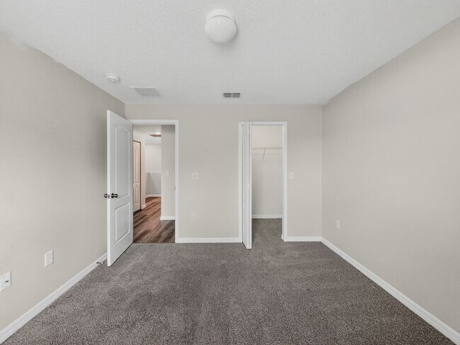 Building Photo - 3002 Bargate St