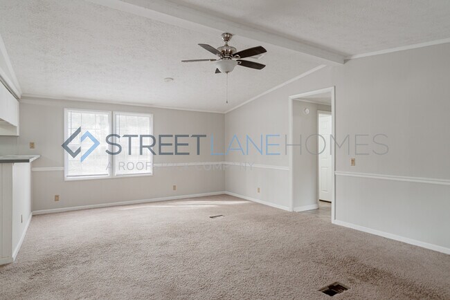 Foto del edificio - NOW OFFERING $250 OFF FIRST FULL MONTH IF ...