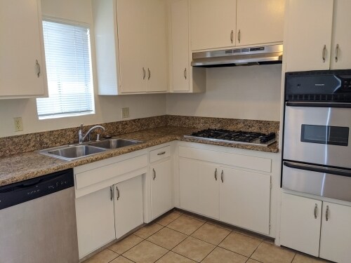 Building Photo - 561 N Orlando Ave