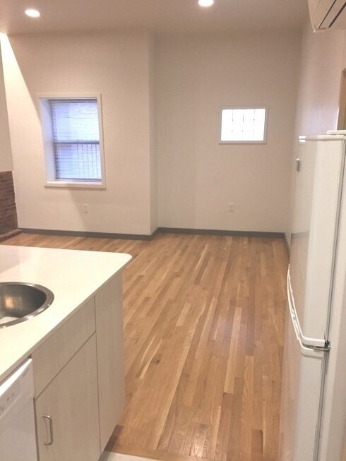 Foto del edificio - 139 Bowdoin St