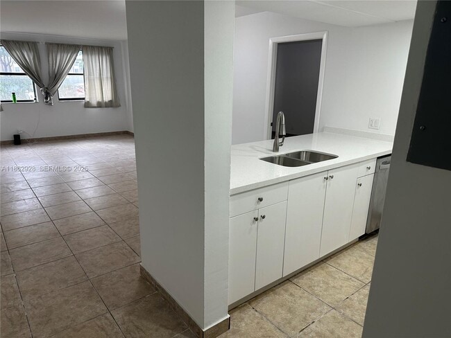 Building Photo - 8100 Geneva Ct