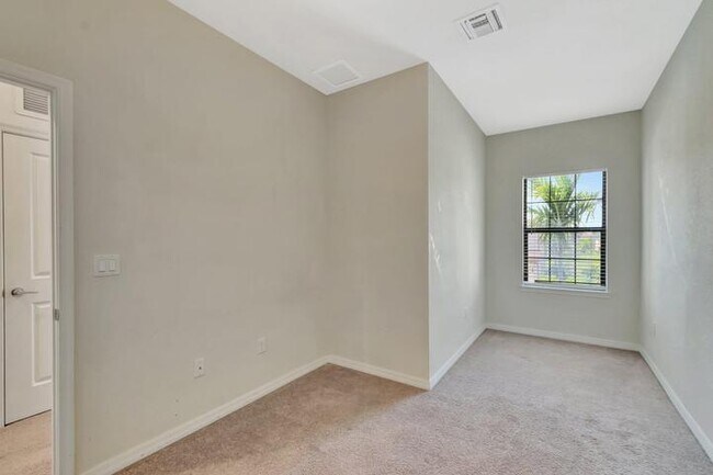 Foto del edificio - 2854 Bard St
