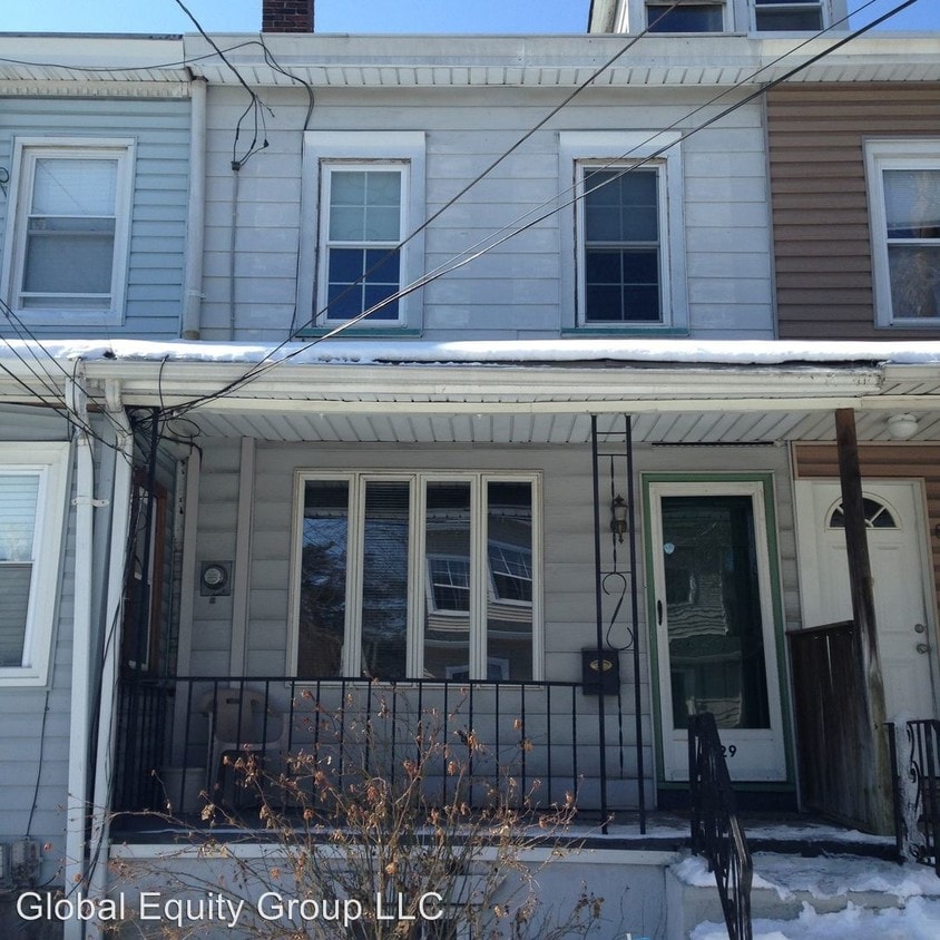 Foto principal - 3 br, 1 bath House - 829 Spruce St.