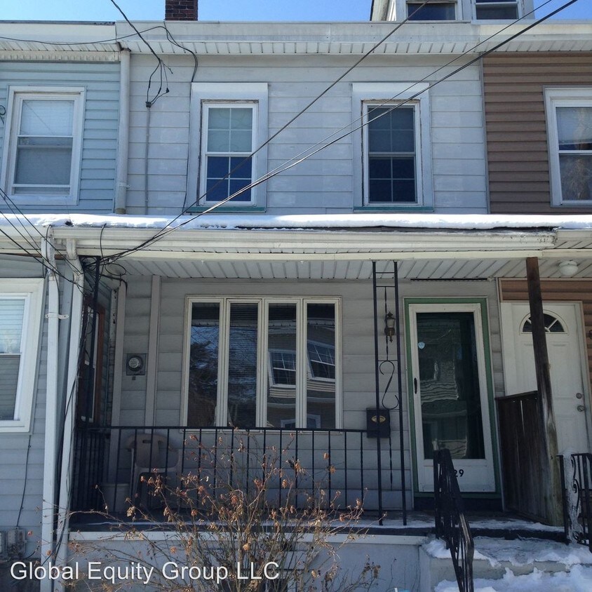 Primary Photo - 3 br, 1 bath House - 829 Spruce St.