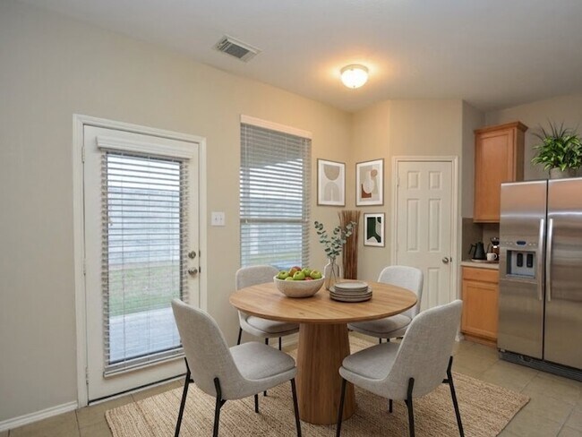 Foto del edificio - 9203 Kransbury Ln
