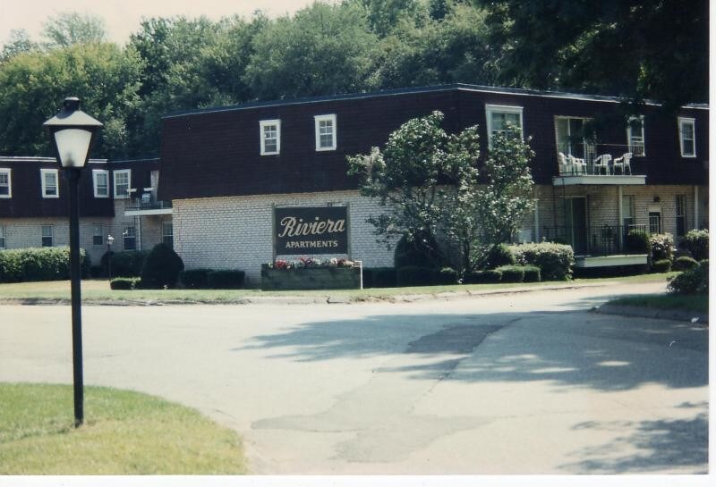 Primary Photo - 4 Riviera Dr