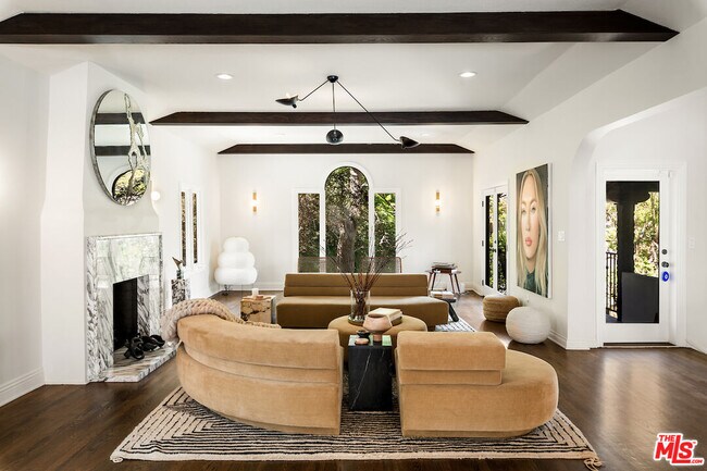 Foto del edificio - 5500 Red Oak Dr