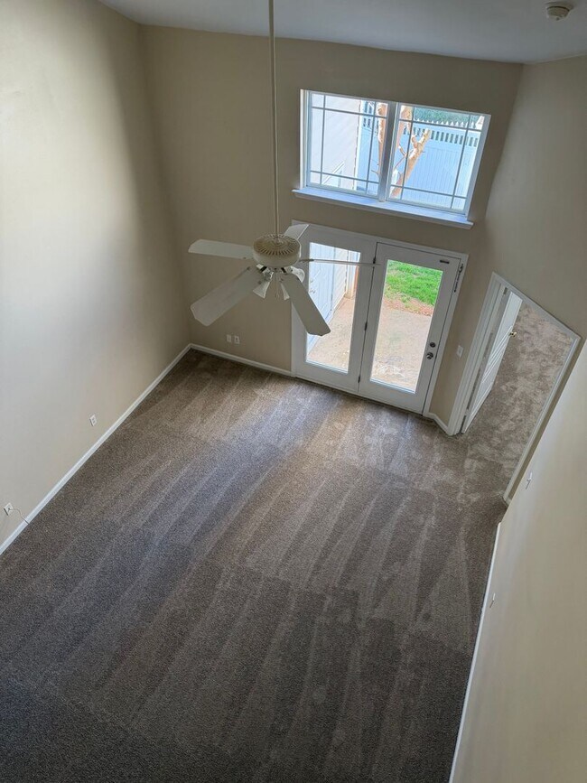 Building Photo - Lovely 3 Bedroom 2.5 Bath Townhouse | Leasing Special Available!