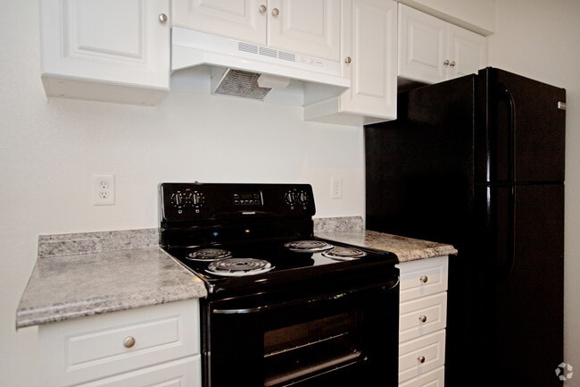 1BR, 1BA - 578 SF - Resort on 27th