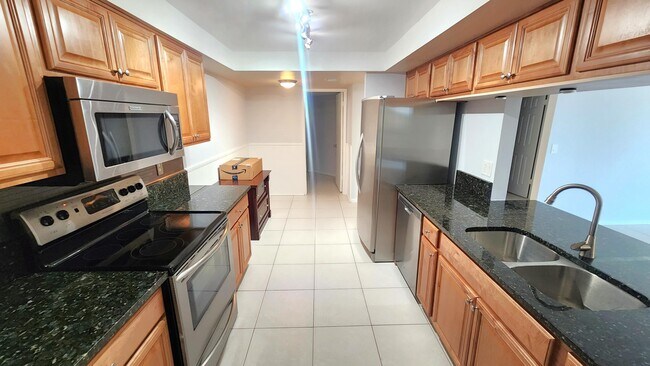 Building Photo - 450 Egret Cir