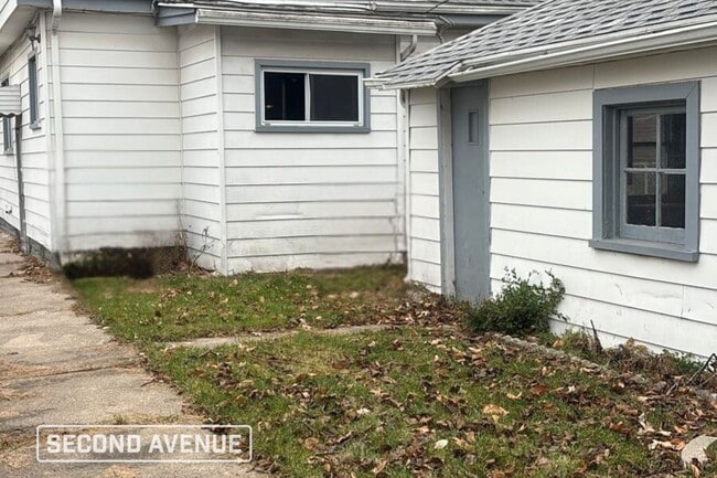 Building Photo - 1168 Champaign Rd