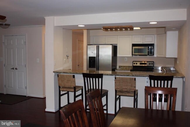 Building Photo - 1130 Lake Heron Dr