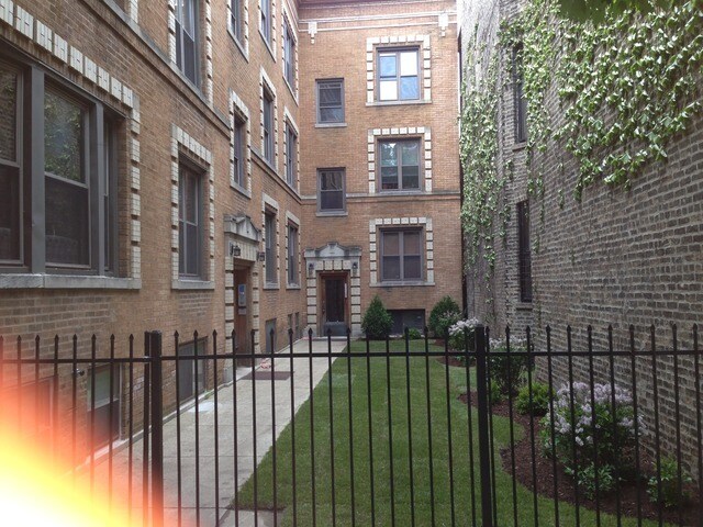 Primary Photo - 856 W Fletcher St