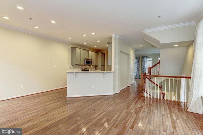 Building Photo - 6490 Powatan Knoll Ct