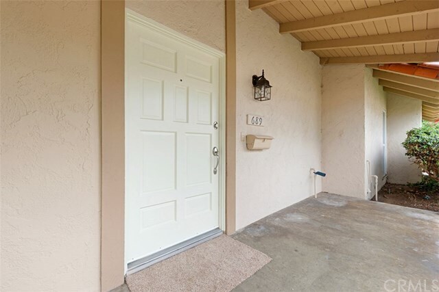 Building Photo - 689 Vista Bonita