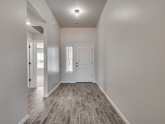 Foto del edificio - Brand New Home available Mid August 2025- Mustang Park