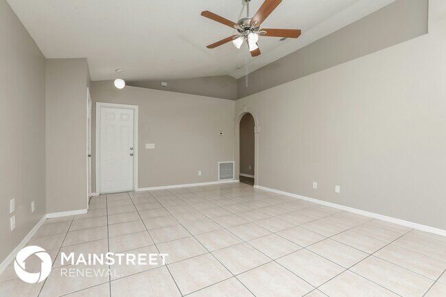 Foto del edificio - 8757 Claiborne Ct