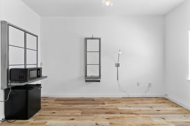 Building Photo - 335 Pacific Avenue