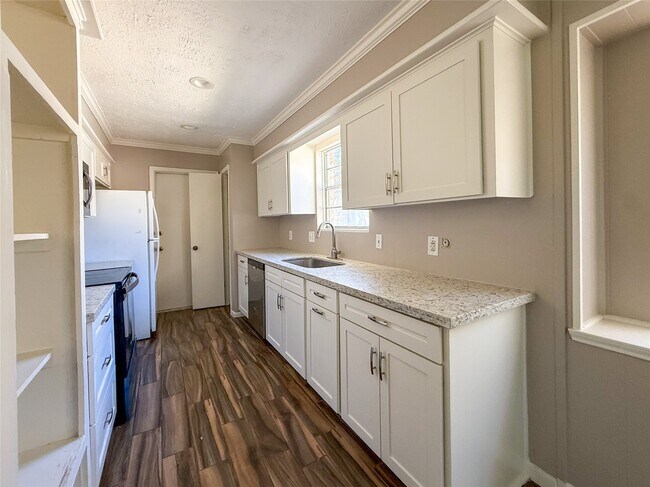 Foto del edificio - 2906 Quail Valley E Dr