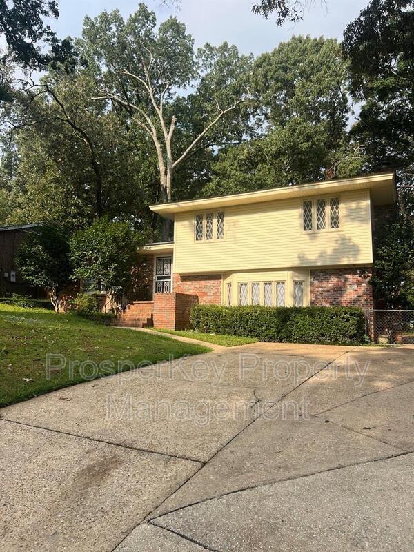 Building Photo - 706 Joryne Dr