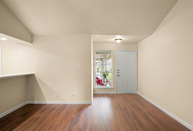 Foto del edificio - 10711 Lanshire Dr