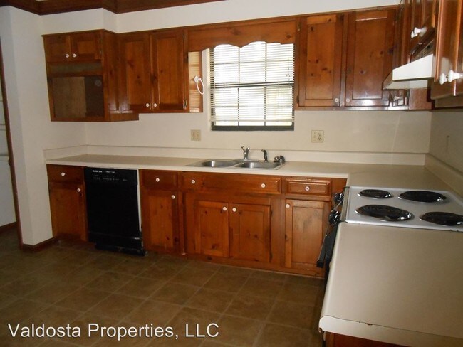 Foto del edificio - 2202 Oakgrove Cir