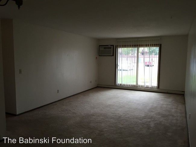 Building Photo - 2 br, 2 bath Apartment - 2300 W 9th St