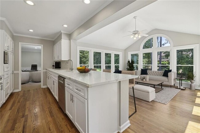 Building Photo - 5653 Trowbridge Dr