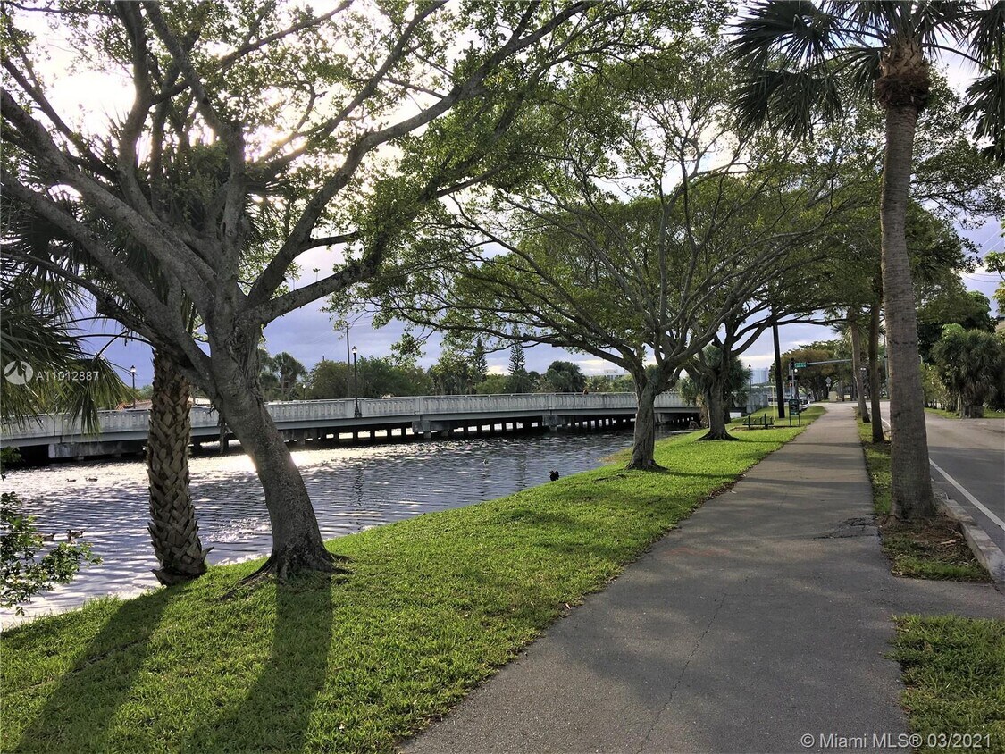 1460 NE 169th St Unit 211, North Miami Beach, FL 33162 Condo for Rent in North Miami Beach, FL