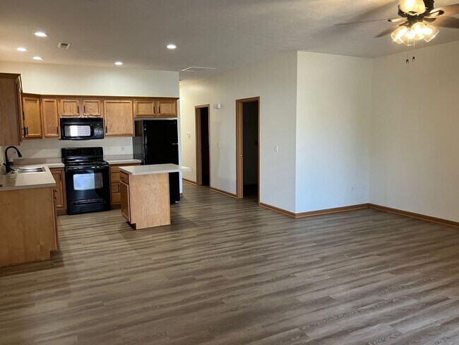 Foto del edificio - 1011 Laurel Tree Ct