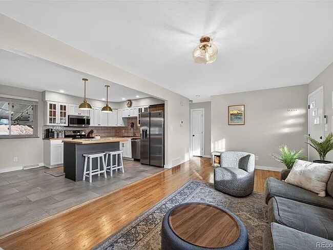 Building Photo - 6522 Benton Cir