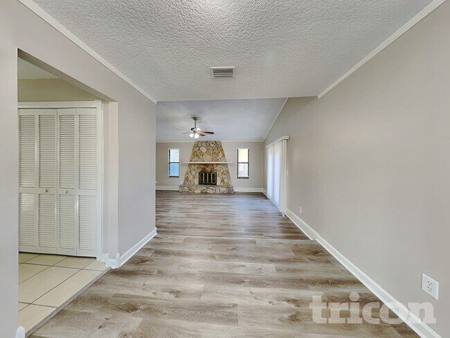 Building Photo - 804 Elmwood St