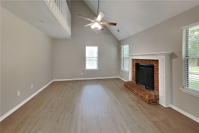 Foto del edificio - 4015 Sharon Woods Dr