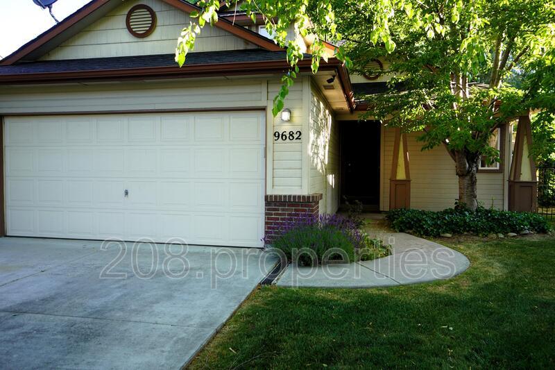 Foto principal - 9682 West Sleepy Hollow Lane