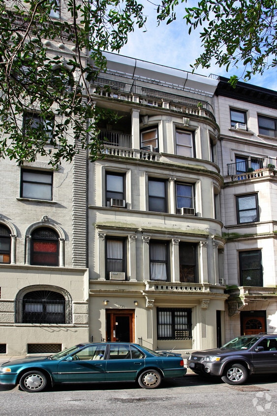 Building Photo - 304 W 76th St