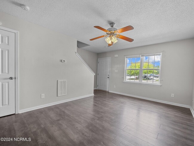 Foto del edificio - 4007 Grandeur Ave