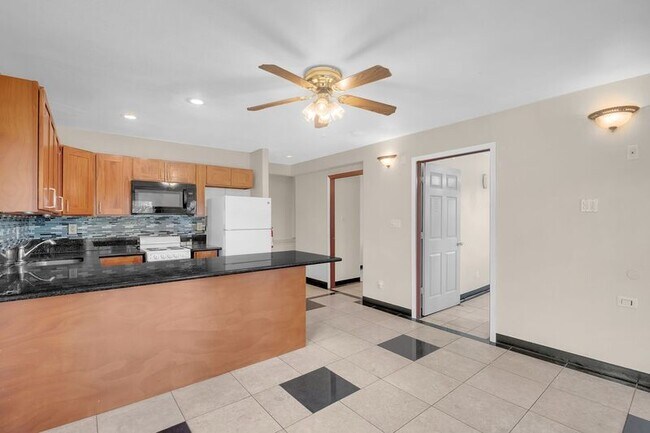 Building Photo - 94-231 Kahuamo Place