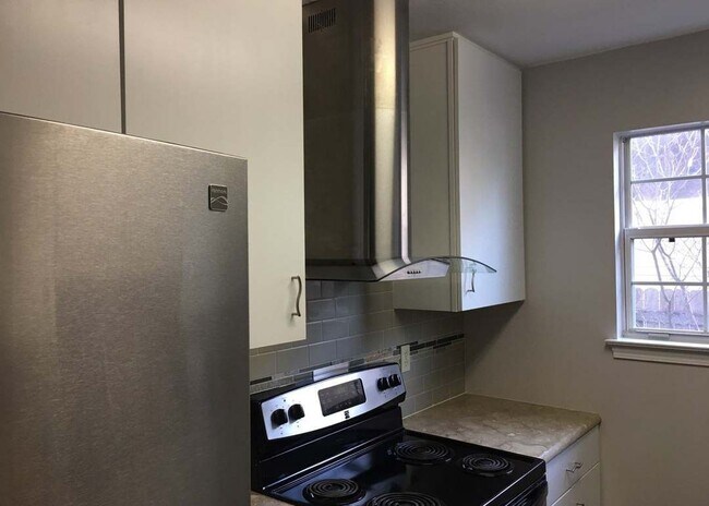 Foto del edificio - 4464 Westover Dr