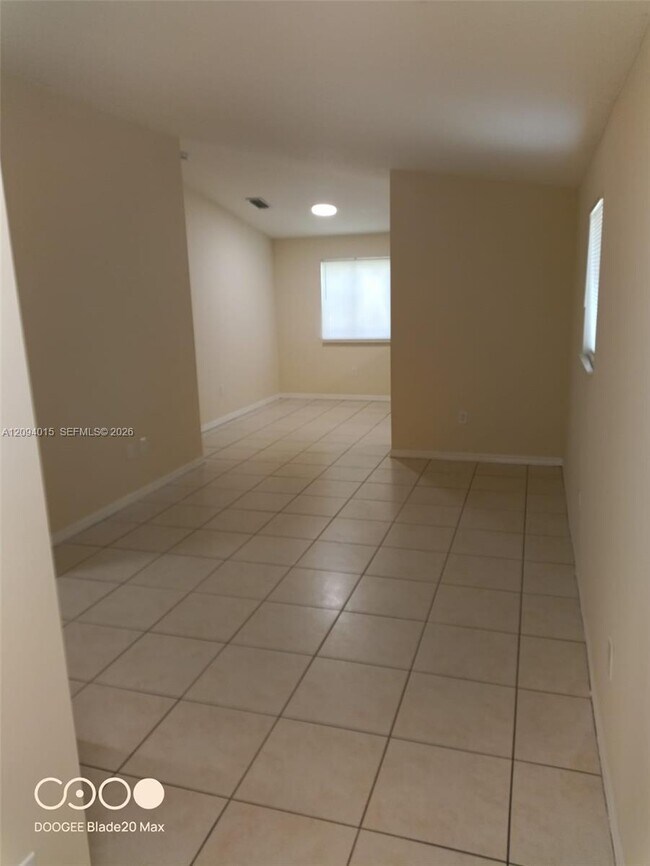 Foto del edificio - 2920 SE 12th Rd