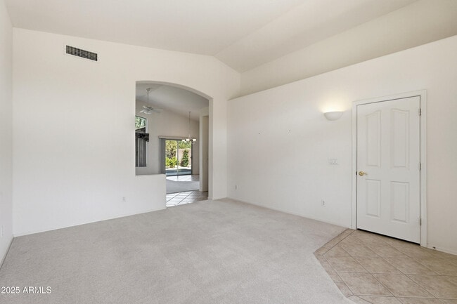 Building Photo - 4626 E Thorn Tree Dr