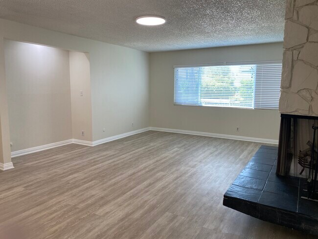 Building Photo - 4427 Camero Ave