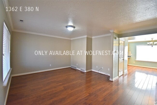 Building Photo - Spacious 5 Bedroom Lehi Townhome! No Depos...