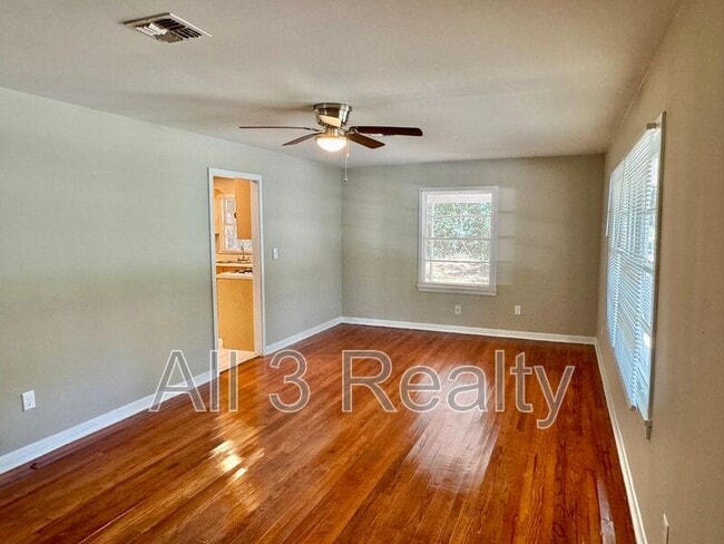 Building Photo - 3346 Vermont Dr