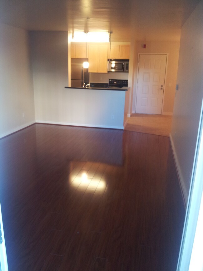 Foto del edificio - 6400 Christie Ave