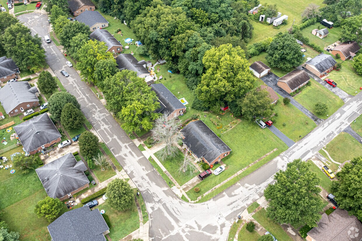 Aerial Photo - 301-345 Garden Park Dr