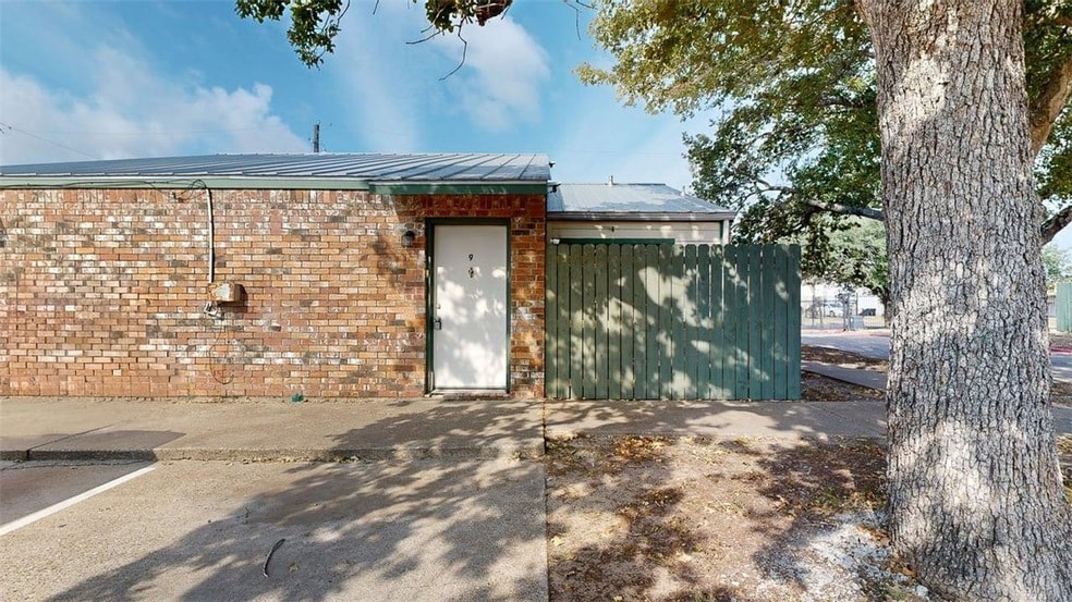 Photo - 725 Peppertree Drive Unit 9