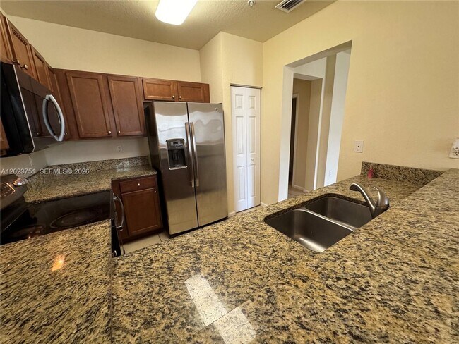 Foto del edificio - 8650 NW 97th Ave